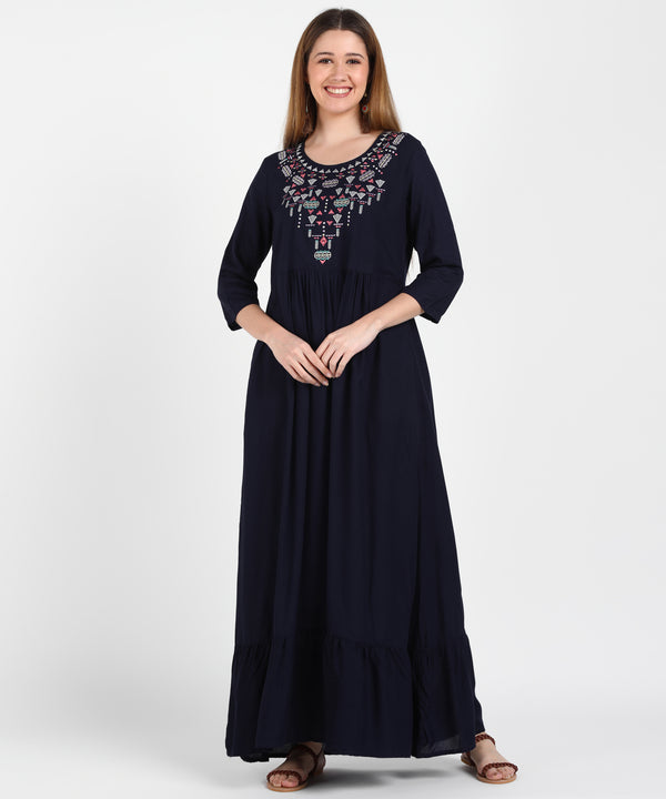 Elegant Comfort: Women's Embroidered Knee-Length Kurti