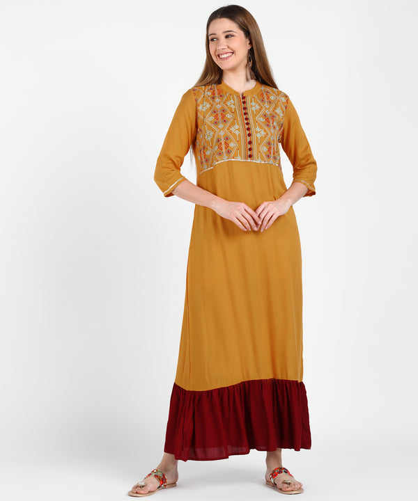 Timeless Elegance: Women's Embroidered Knee-Length Kurti