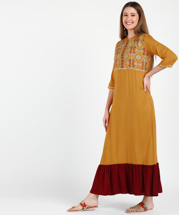 Timeless Elegance: Women's Embroidered Knee-Length Kurti