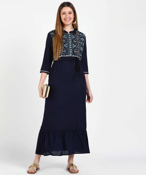 Timeless Elegance: Women's Embroidered Knee-Length Kurti