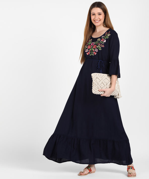 Graceful Charm: Women’s Embroidered Knee-Length Kurti