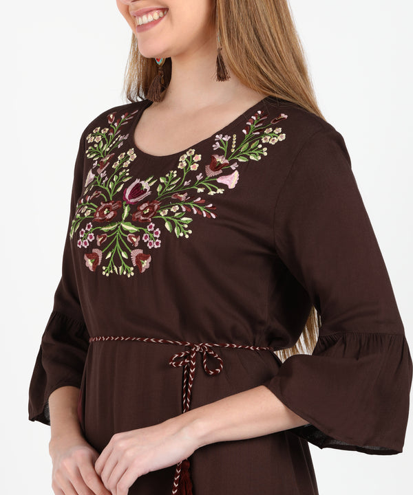 Graceful Charm: Women’s Embroidered Knee-Length Kurti