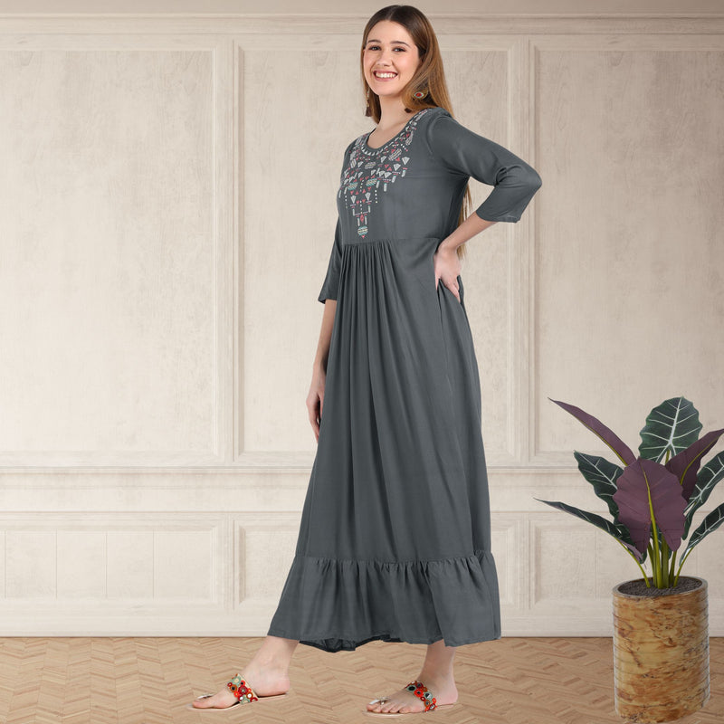 Timeless Elegance: Women's Embroidered Knee-Length Kurti