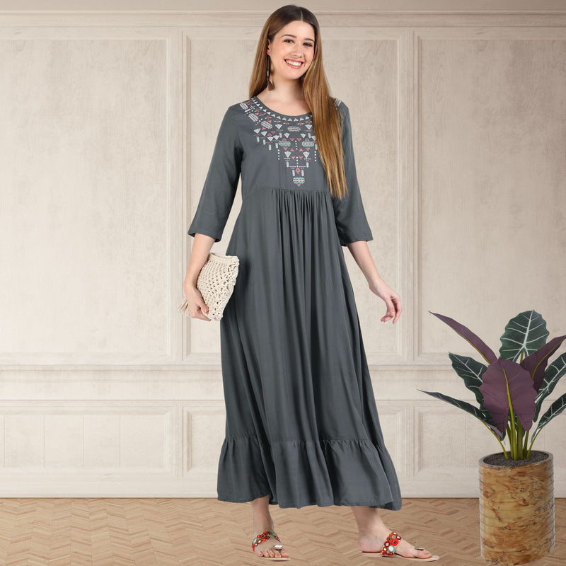 Timeless Elegance: Women's Embroidered Knee-Length Kurti