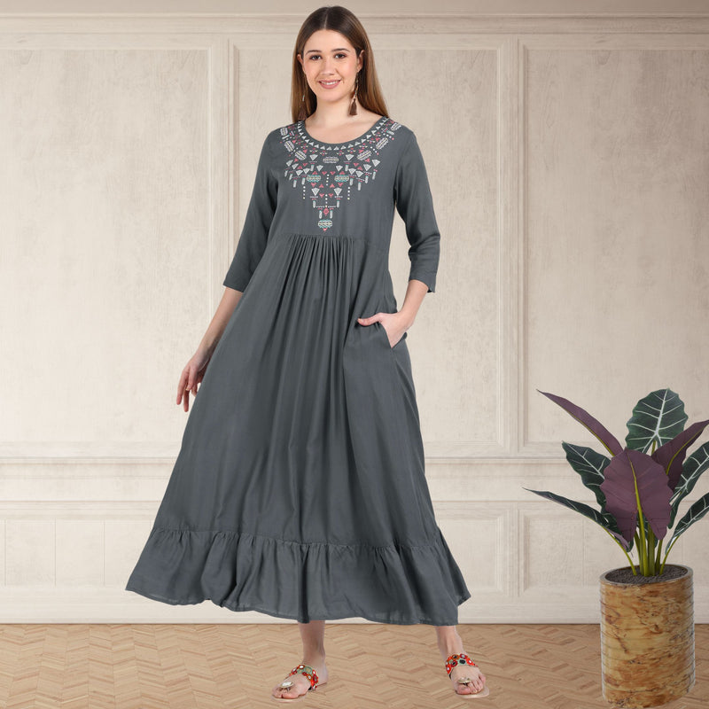 Timeless Elegance: Women's Embroidered Knee-Length Kurti