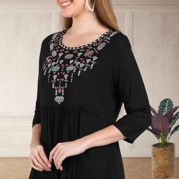 Elegant Comfort: Women's Embroidered Knee-Length Kurti