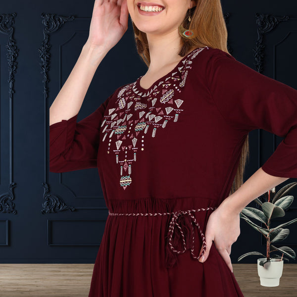 Elegant Comfort: Women's Embroidered Knee-Length Kurti