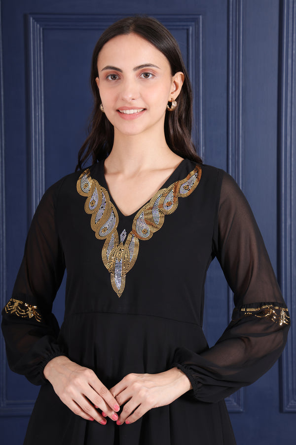 Women's Sequins Motifs Embellished Asymmetric Kurti Pant Set